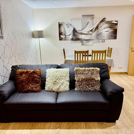 Azim And Suzi'S City Centre Apartment Inverness Exteriér fotografie