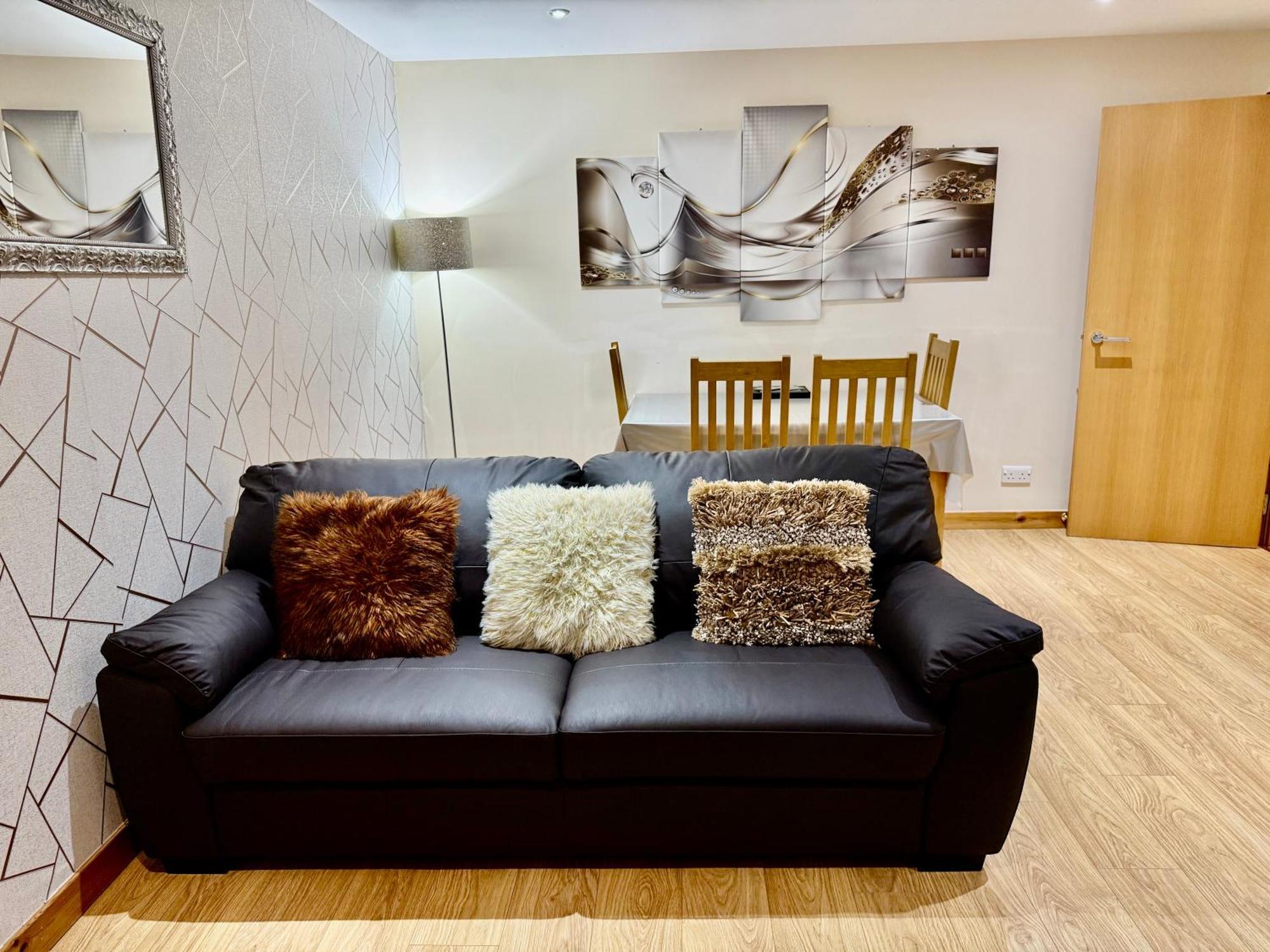 Azim And Suzi'S City Centre Apartment Inverness Exteriér fotografie