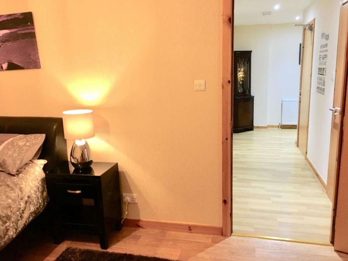 Azim And Suzi'S City Centre Apartment Inverness Exteriér fotografie