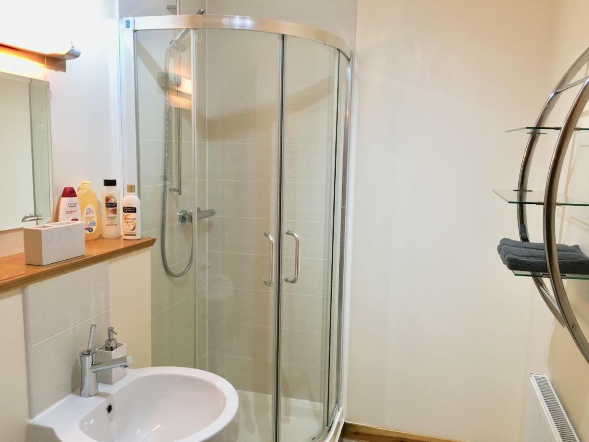 Azim And Suzi'S City Centre Apartment Inverness Exteriér fotografie