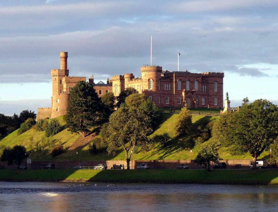 Azim And Suzi'S City Centre Apartment Inverness Exteriér fotografie