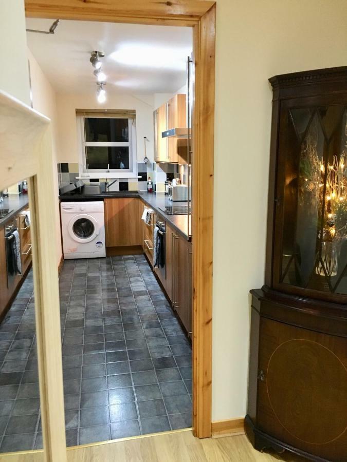 Azim And Suzi'S City Centre Apartment Inverness Exteriér fotografie